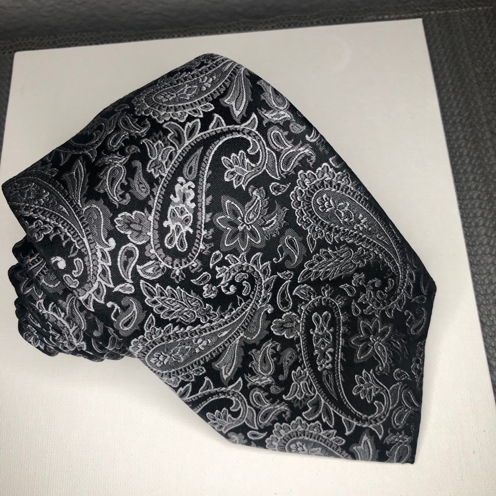 Tie - Picture 4 of 4